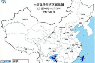 物是人非！2021年C罗回归曼联首秀出场，女球迷激动挥舞内衣